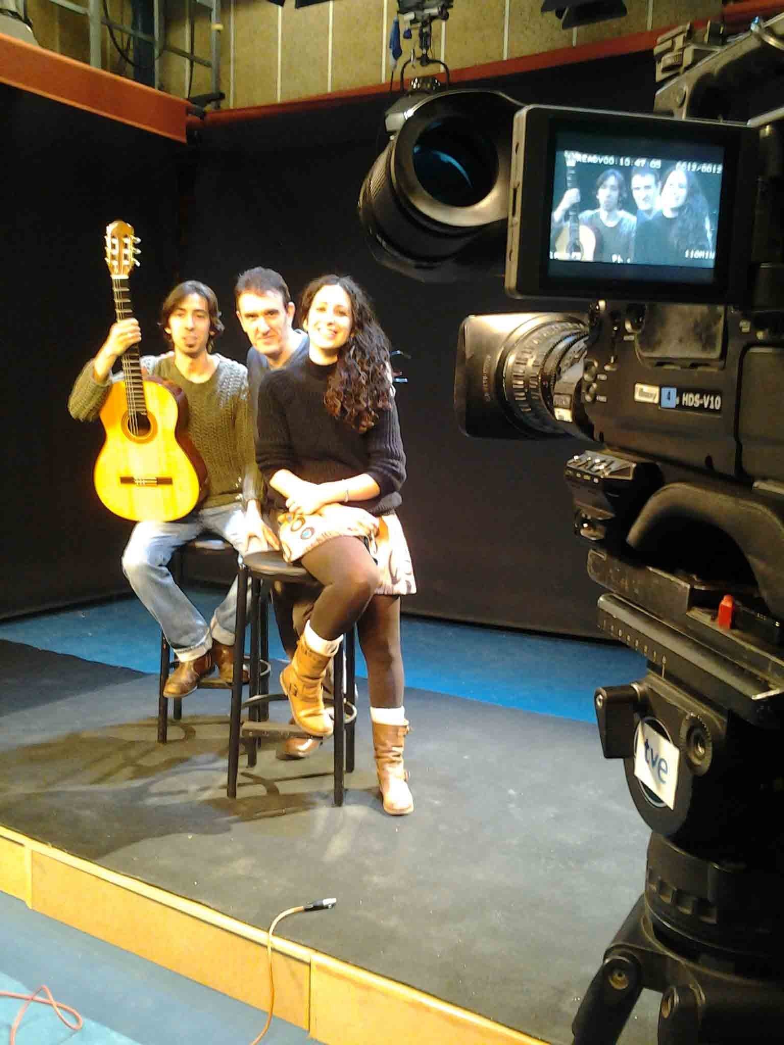 Evoeh_Ariana_Barrabes_Jesus_Olivares_en tve_con_Javier_Losilla